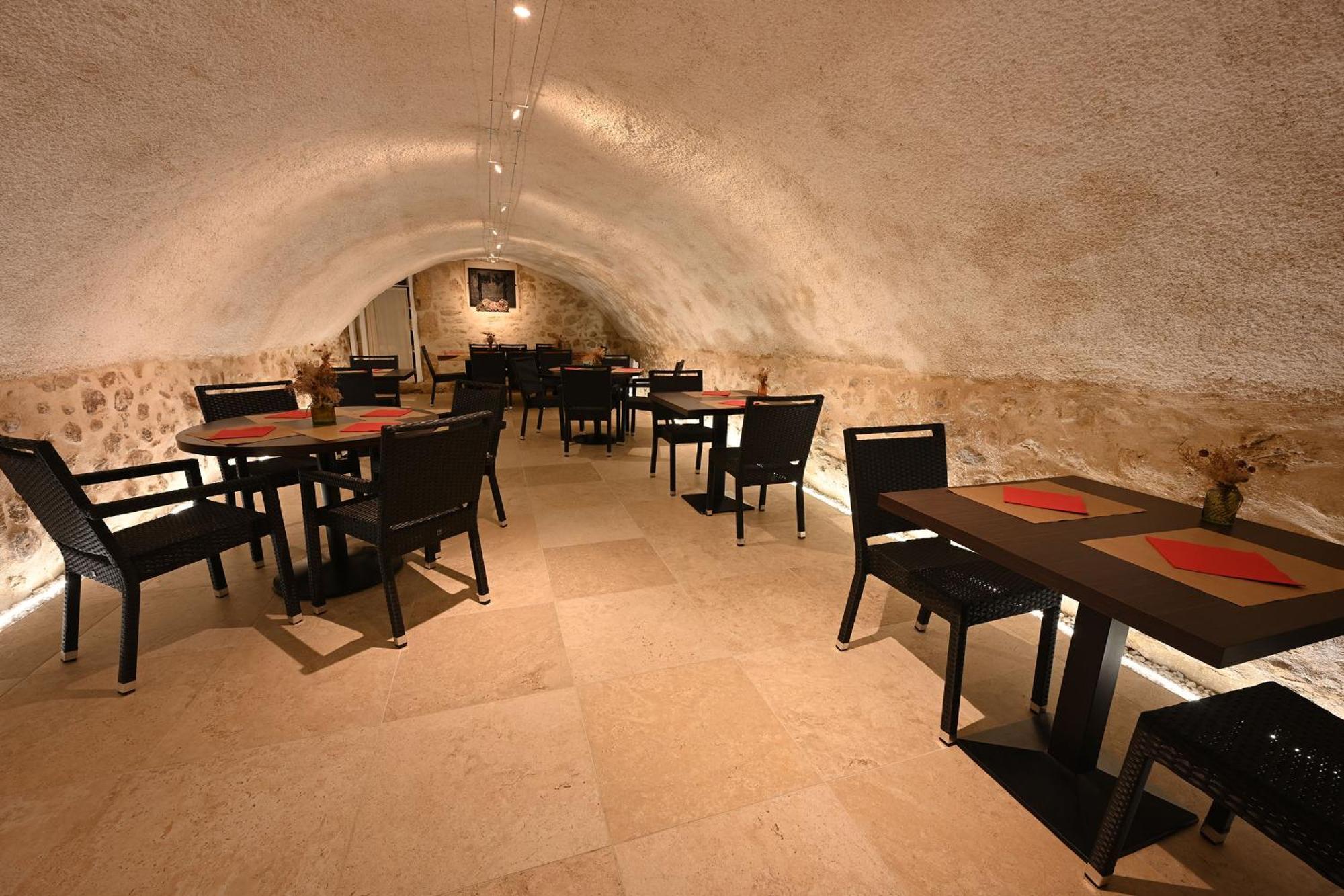 Hotel De La Croisee Poncin Екстер'єр фото