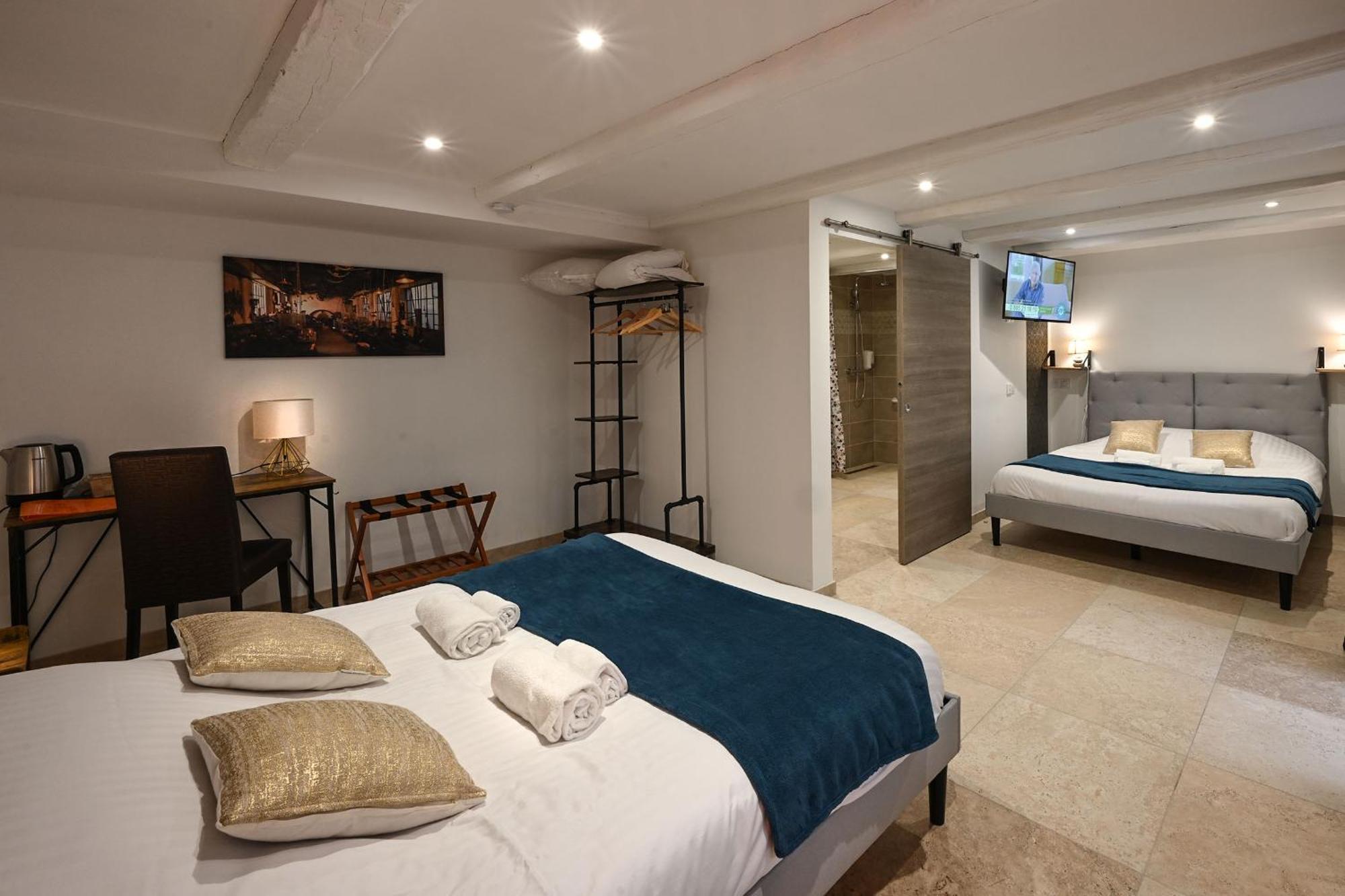 Hotel De La Croisee Poncin Екстер'єр фото