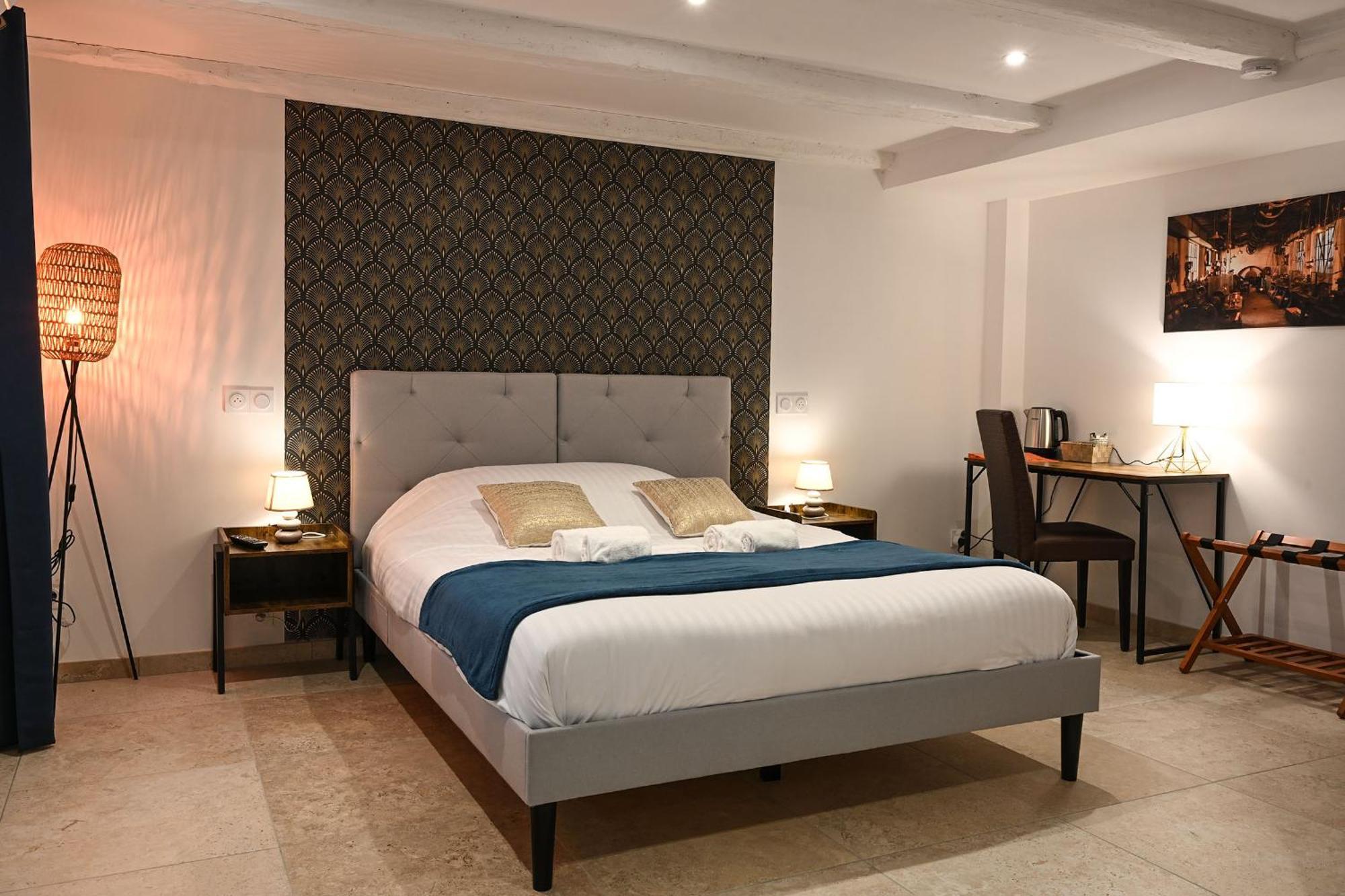 Hotel De La Croisee Poncin Екстер'єр фото